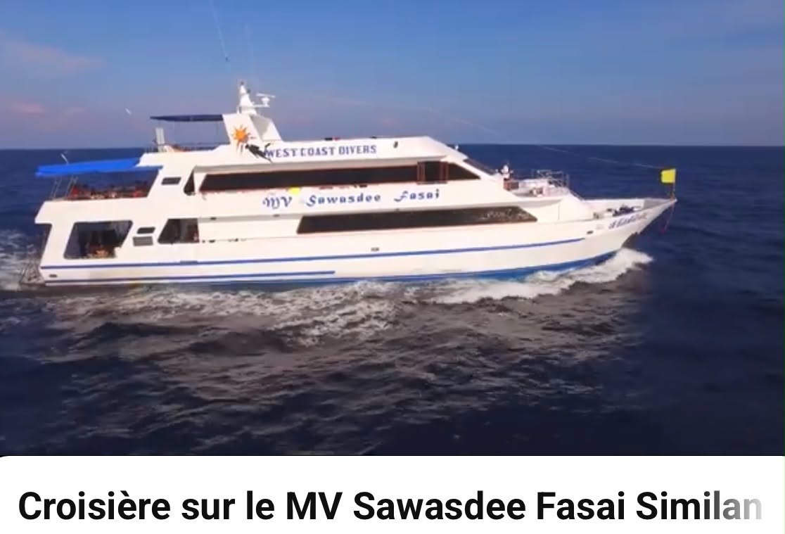 Bateau MV Sawadee Fasai naviguant en pleine mer